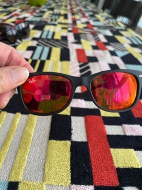 Ray-Ban Black Frame Sunglasses with Pink-Red Mirrored Lenses